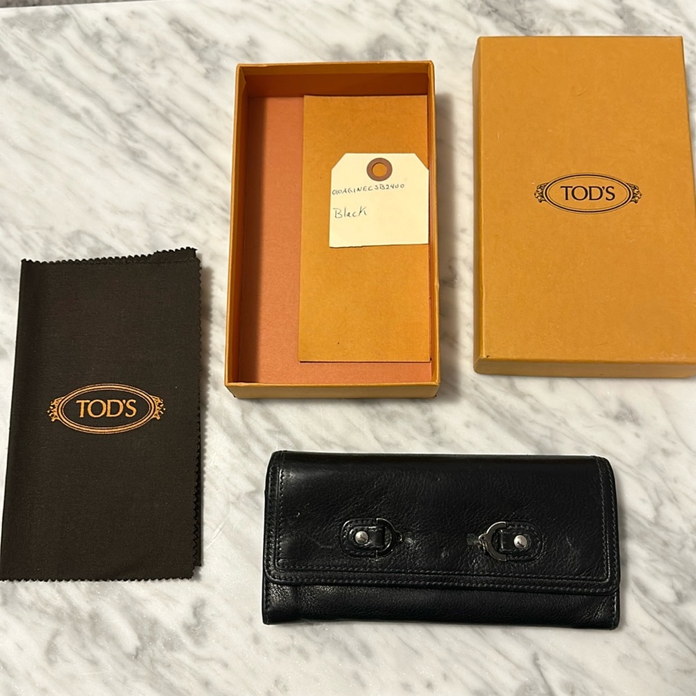 Todd’s Cognac Wallet - Missing Charm